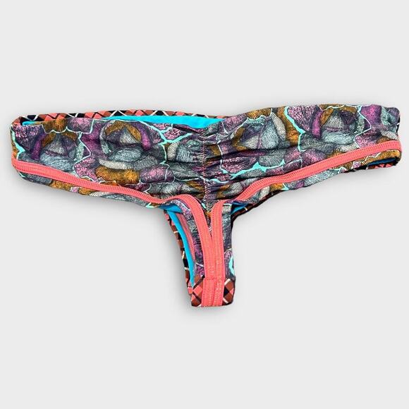 Maaji Scotch Garden reversible bikini bottom Size Large - Picture 3 of 6